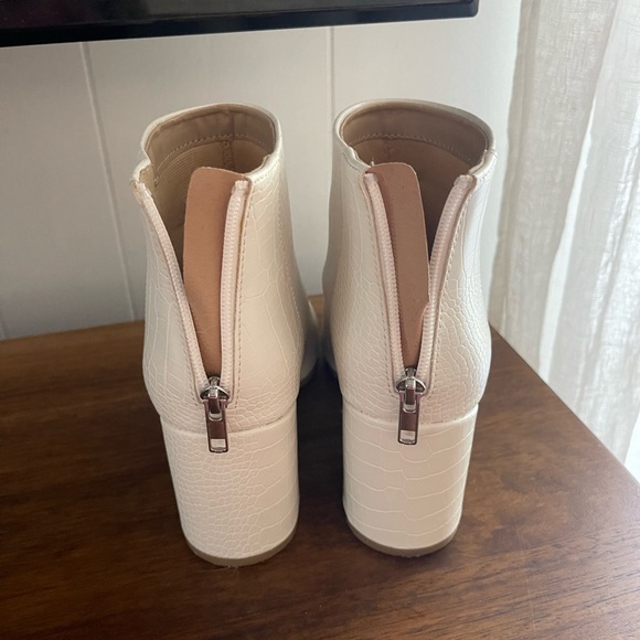 White Snakeskin Boots - Picture 4 of 7